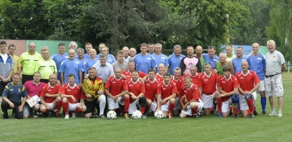 Тренер ФК «Дніпро» зіграв матч проти ковельських ветеранів футболу. ФОТО