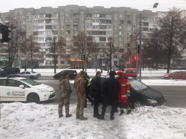 У Луцьку на Соборності зіткнулися два легковики. ФОТО
