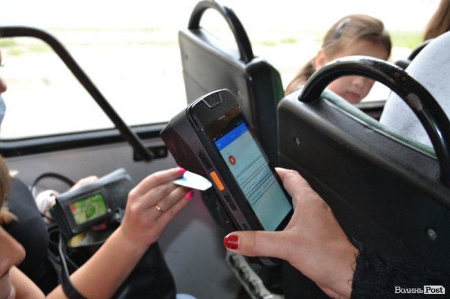 Рейд у маршрутках та тролейбусах: як у Луцьку ловили «зайців» та скількох оштрафували. ФОТО