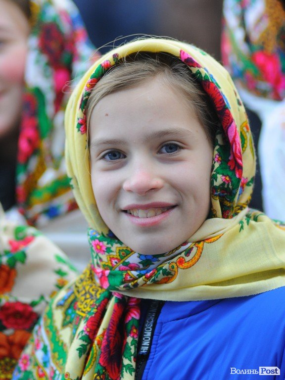 Обличчя різдвяних гулянь у центрі Луцька. ФОТО