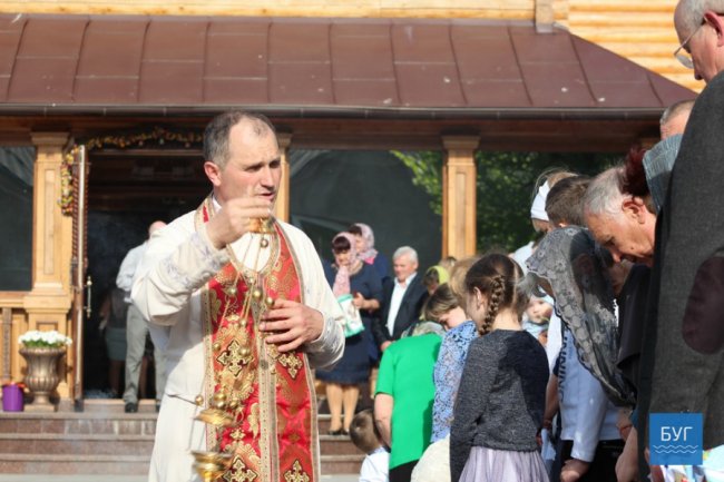 У місті на Волині освятили перші великодні кошики. ФОТО