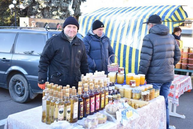 Цукор, риба і кролі: у волинському райцентрі влаштували ярмарок. ФОТО