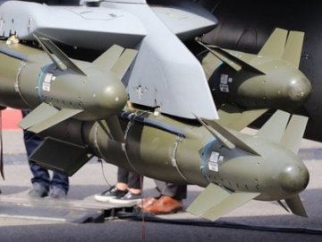 Франція постачатиме Україні до 50 авіабомб щомісяця до кінця 2024 року