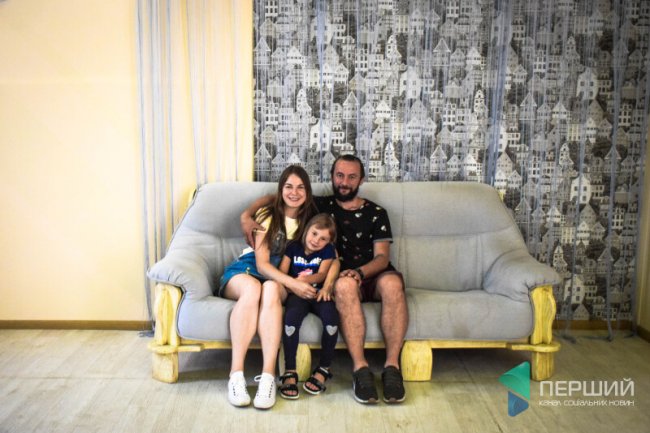 Ольга, Адель та Олександр Бащуки