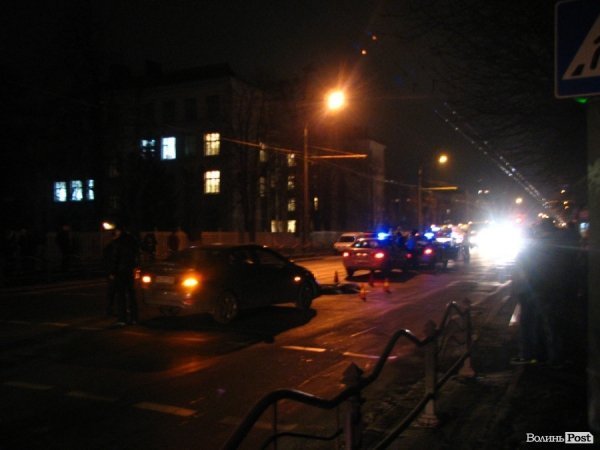 У Луцьку автомобіль збив на смерть людину. ФОТО