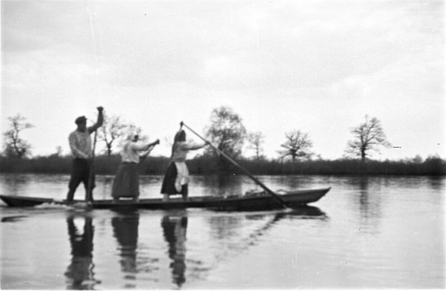 Дітлахи, рибалки та човни: волинське Полісся на фото аргентинки