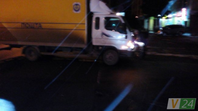 У Луцьку вантажівка збила чоловіка на велосипеді. ФОТО