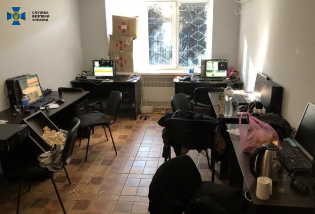 Щомісяця викрадали до пів мільйона гривень: у центрі Луцька діяв підпільний call-центр. ФОТО