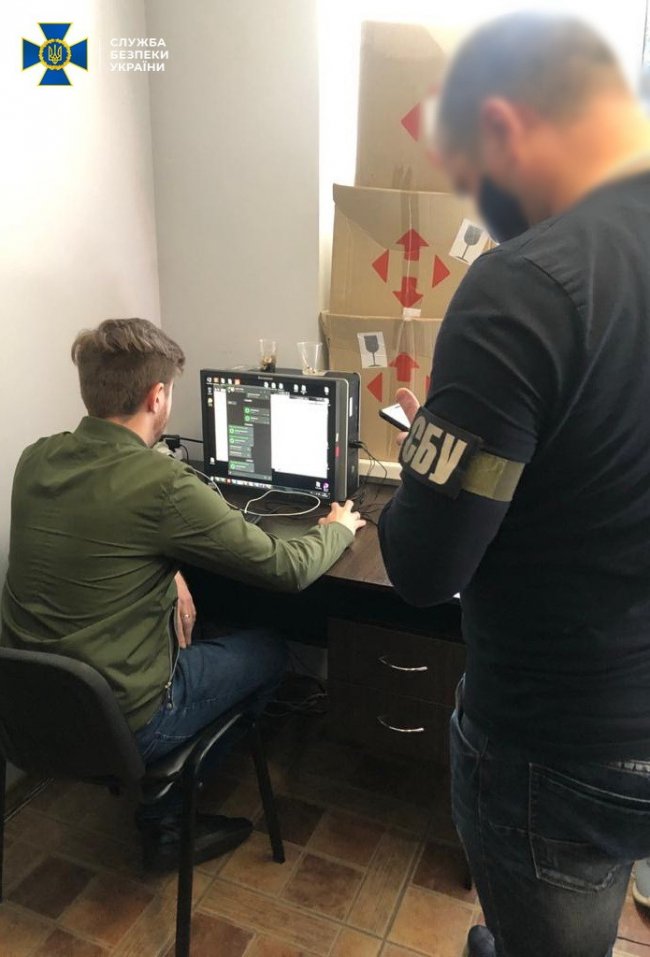 Щомісяця викрадали до пів мільйона гривень: у центрі Луцька діяв підпільний call-центр. ФОТО