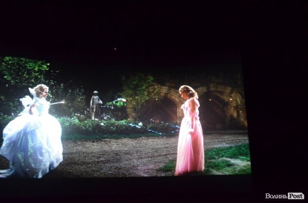 «Попелюшка»: у Луцьку показали старі казки в новому форматі. ФОТО