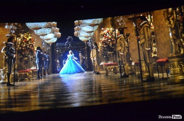 «Попелюшка»: у Луцьку показали старі казки в новому форматі. ФОТО