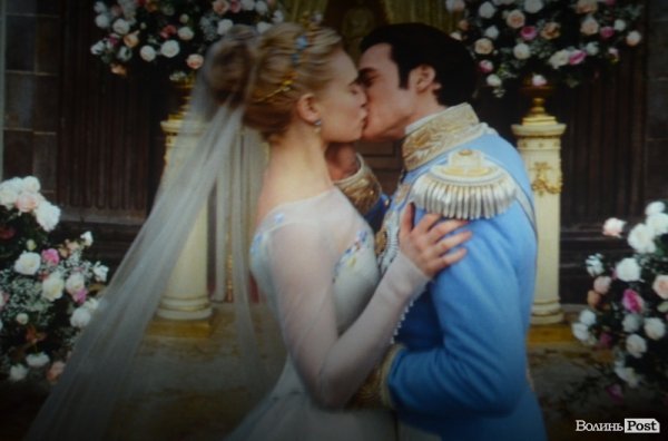 «Попелюшка»: у Луцьку показали старі казки в новому форматі. ФОТО