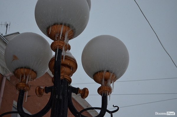 Луцьк замітає снігом. ФОТО