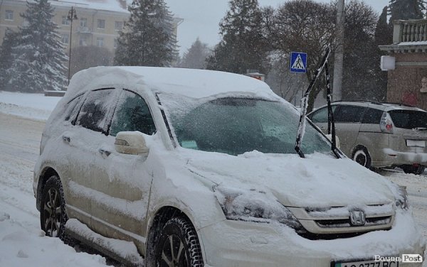 Луцьк замітає снігом. ФОТО