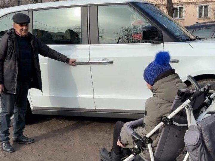 У Нововолинську на маршрути вийшли інклюзивні авто: що це