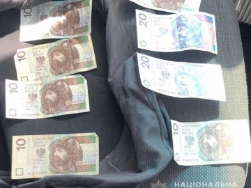 На Волині водій-порушник намагався дати 100 злотих хабара поліцейським