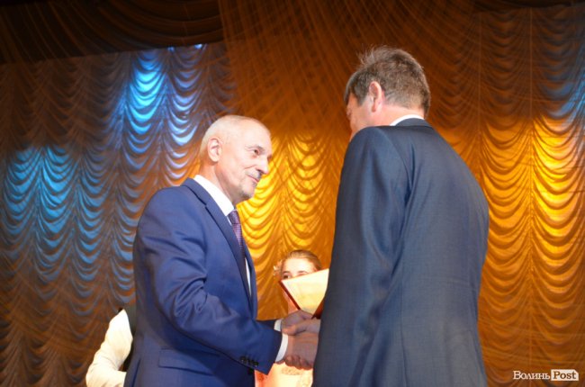 У Луцьку нагородили кращих освітян Волині. ФОТО