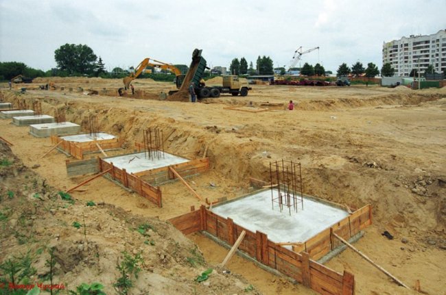 Архівне фото: як будували луцький «Там Там»