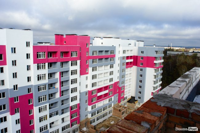 У Луцьку продовжує «рости» яскравий ЖК «Caramel Residence». ФОТО*