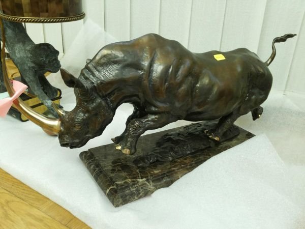 «Скарби» Януковича з Межигір’я перевезли в музей. ФОТО. ВІДЕО