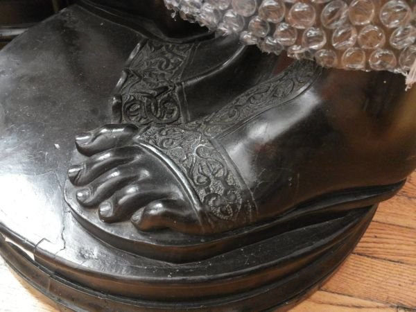 «Скарби» Януковича з Межигір’я перевезли в музей. ФОТО. ВІДЕО