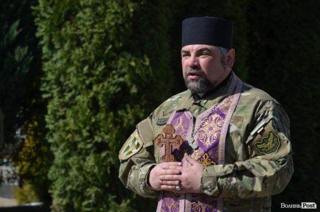 На сторожі спокою і порядку: у Луцьку склали присягу нові патрульні. ФОТО