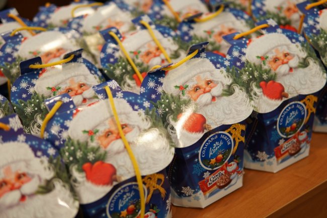 «АТБ» виступив у ролі Святого Миколая для тисяч українських дітей