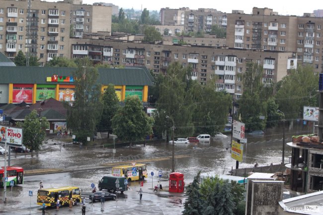 У Луцьку після зливи – потоп. ФОТО. ВІДЕО