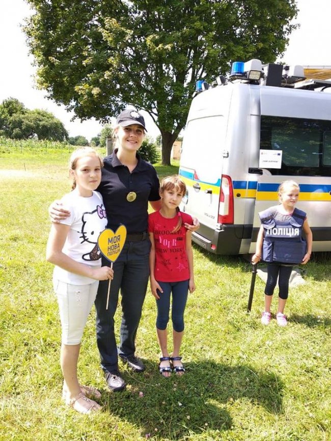 У волинському селі поліцейські влаштували свято для малят