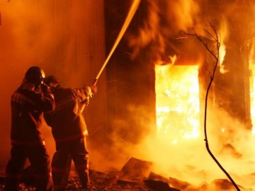 На Волині пожежники рятували від вогню декілька житлових будинків