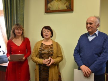 Дві луцькі сім’ї отримали ключі від квартир в новобудові