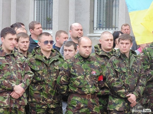 Шини, лампадки та «Правий сектор»: народне віче у Ковелі. ФОТО