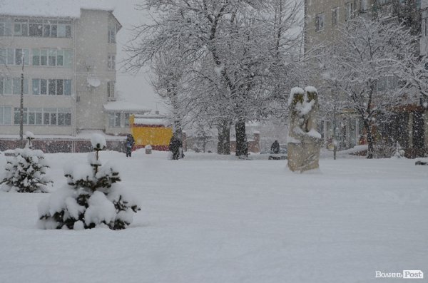 Снігопад у Луцьку. ФОТО