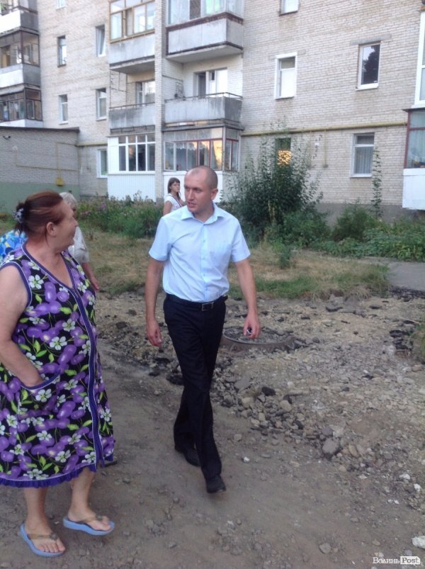 Мешканці ДПЗ давали поради меру Луцька та депутатам щодо облаштування їхніх дворів