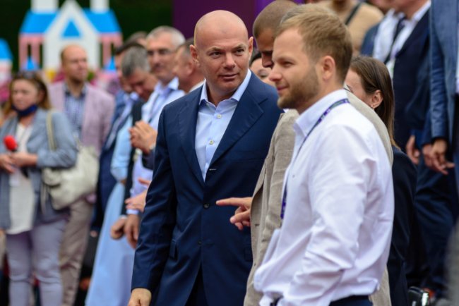 «Ми об’єдналися, щоб помирити українців»: найцікавіше з виступу Ігоря Палиці на з’їзді партії «ЗА Майбутнє»