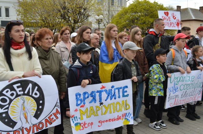 У Ковелі батьки захисників Маріуполя ініціювали акцію на підтримку своїх дітей-воїнів та цивільних