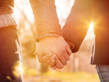 Неповнолітня із коханим втекла від матері до лісу