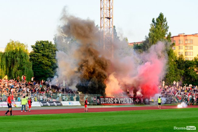 «Волинь» – «Карпати»: великий фотозвіт із нашумілого матчу