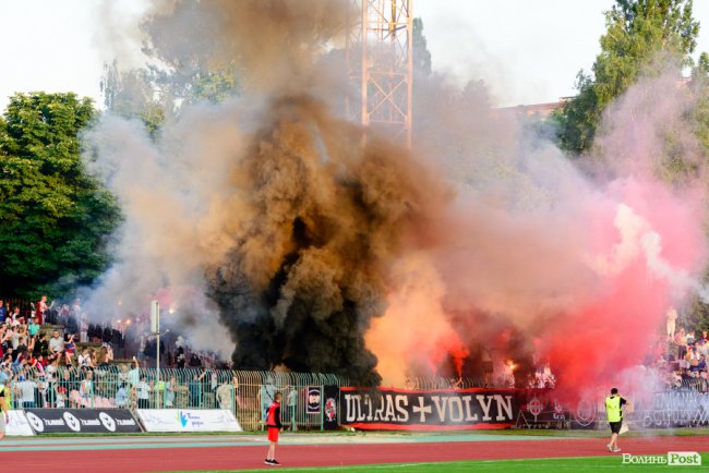 «Волинь» – «Карпати»: великий фотозвіт із нашумілого матчу