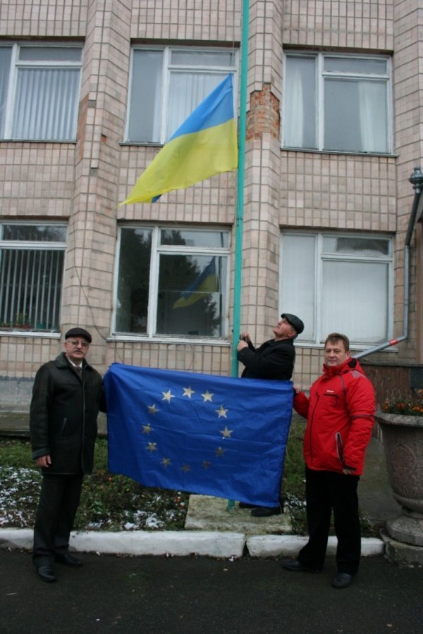 У Локачах депутати теж хочуть в Європу. ФОТО