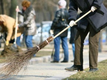Вулиці Луцька попідмітають за 20 мільйонів гривень