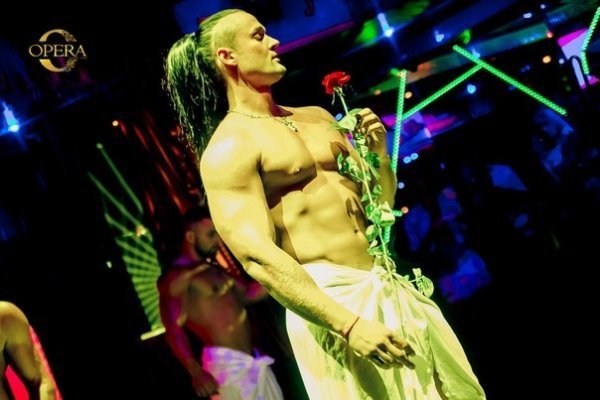 У луцькому клубі - вечірка з чоловічим стриптизом. ФОТО