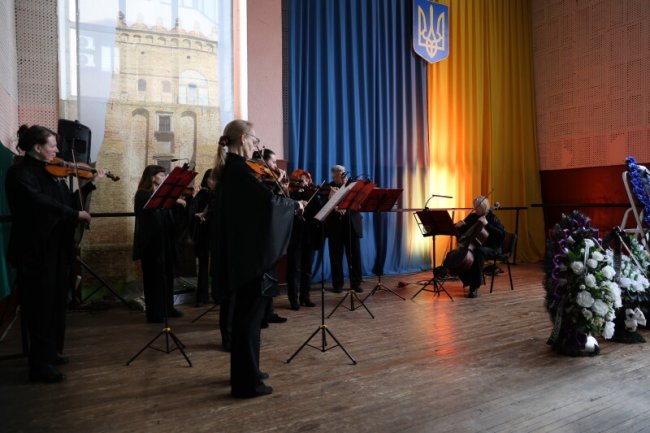 У Луцьку попрощалися з видатним музикантом Товієм Рівцем