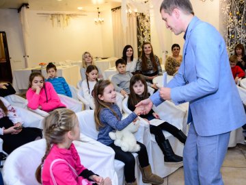 «Головне – нас не забувають»: компанія «СКФ Україна» влаштувала для дітей загиблих воїнів новорічну казку. ФОТО*