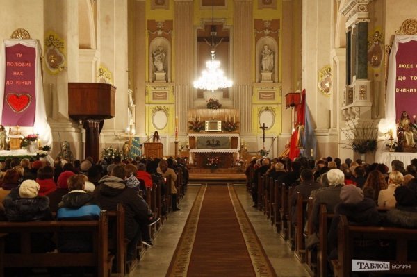 Як Луцькі католики святували Пасху. ФОТО