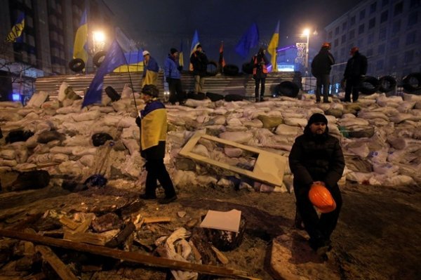 Нові барикади Євромайдану. ФОТО