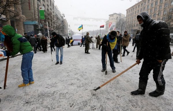 Нові барикади Євромайдану. ФОТО