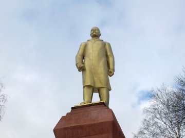 На Чернігівщині розстріляли памʼятник Леніну