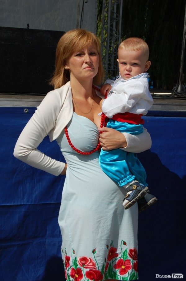 Акція «Українська вишиванка» у Луцьку. ФОТО