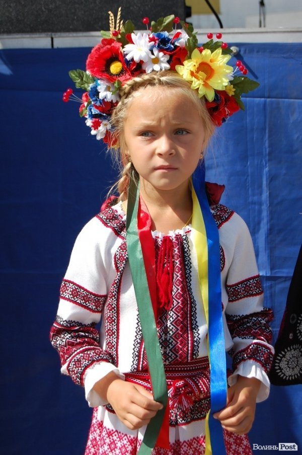 Акція «Українська вишиванка» у Луцьку. ФОТО